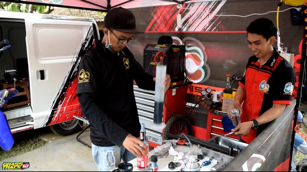 Pelayanan Service On The Spot Di Beberapa Event Balap Di Berbagai Daerah, Bukti Keseriusan JC Suspension Surabaya Terjun Di Dunia Suspensi ! Pelayanan Service On The Spot Di Beberapa Event Balap Di Berbagai Daerah, Bukti Keseriusan JC Suspension Surabaya Terjun Di Dunia Suspensi !