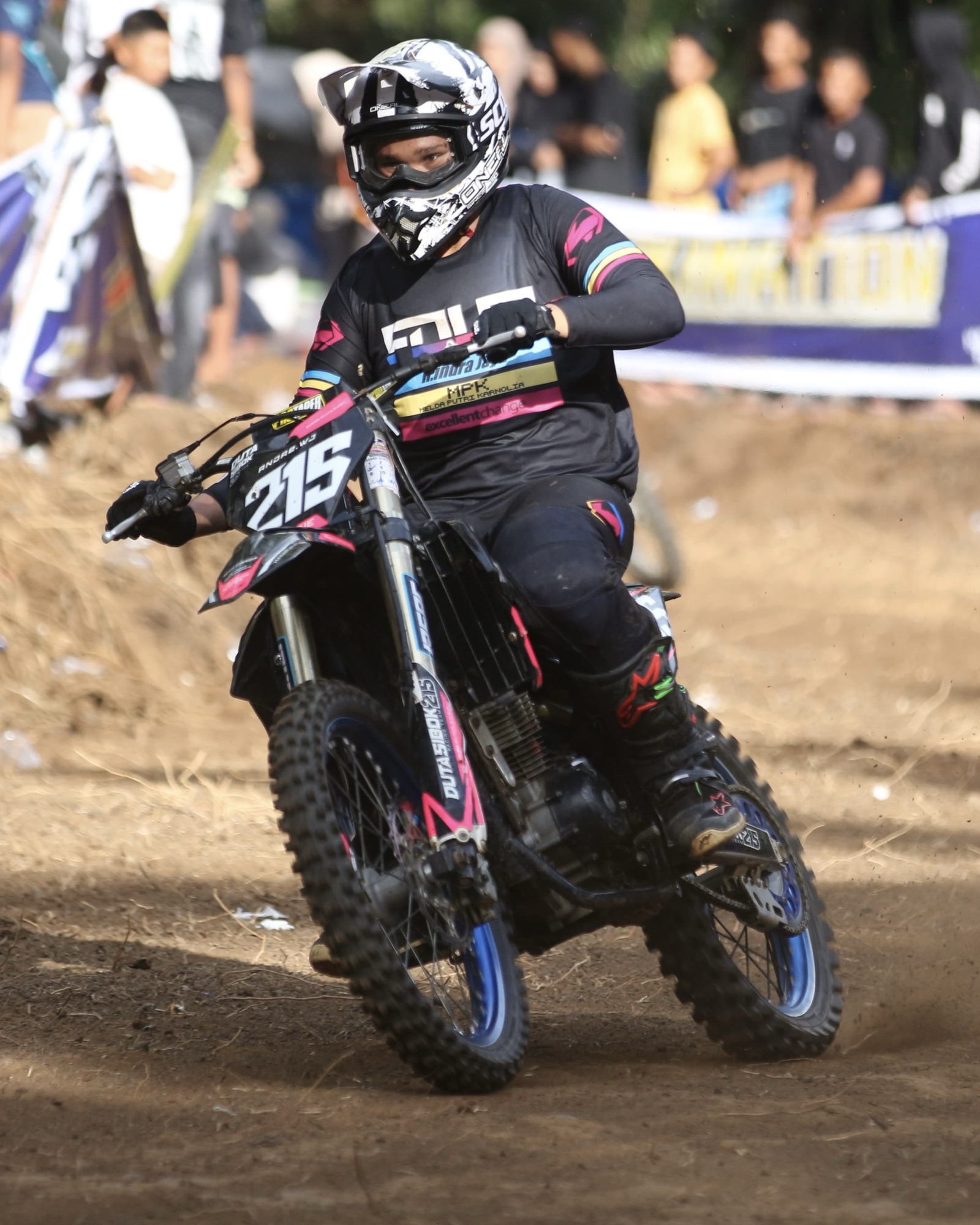 d860fc0f-8178-4115-bb77-4de5121ccb61-1.jpg